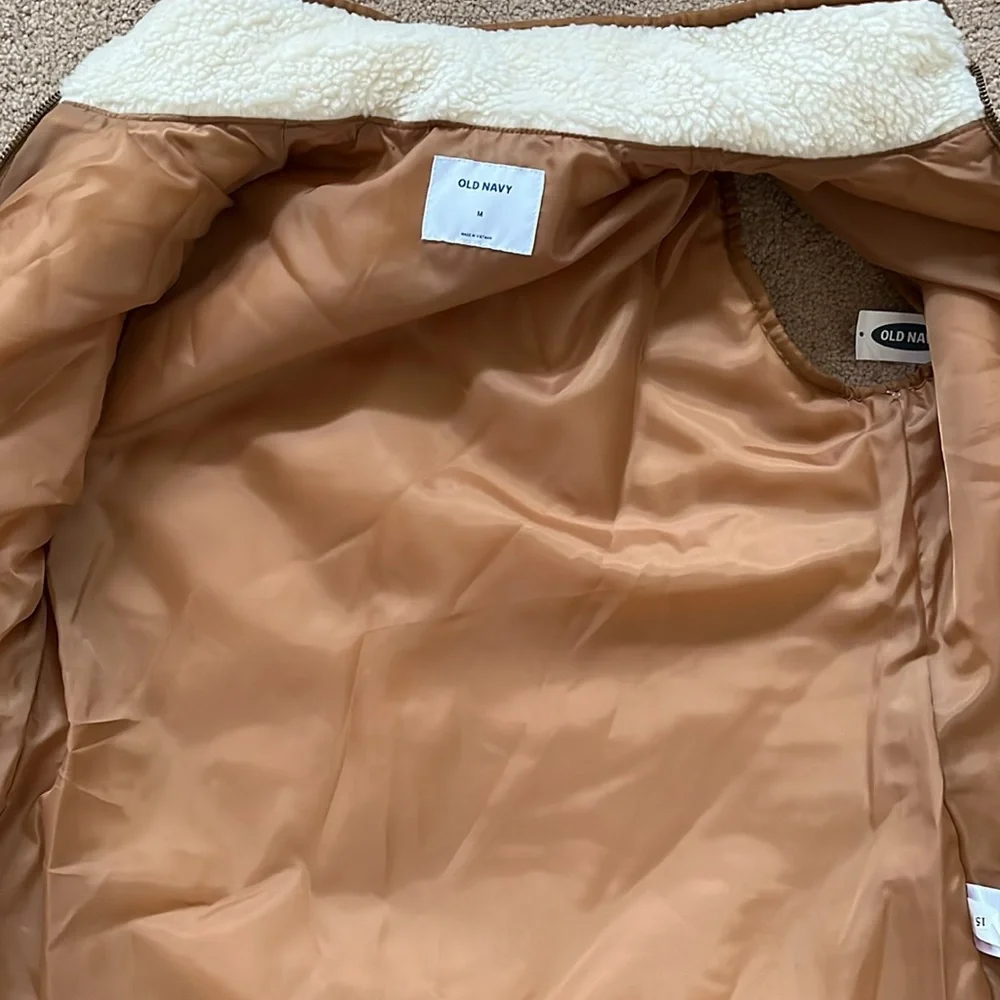 Old Navy Sherpa Vest - Picture 2 of 4